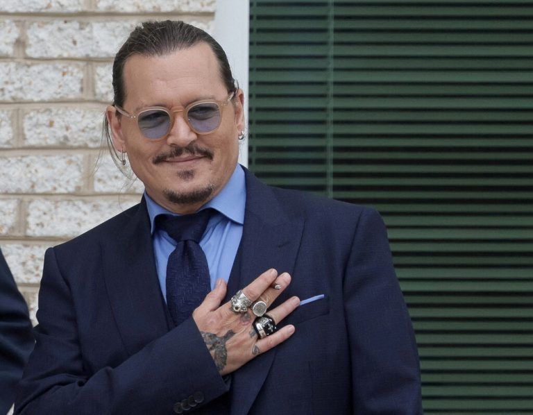 Johnny Depp bedankte sich überschwänglich bei den Geschworenen. RTS