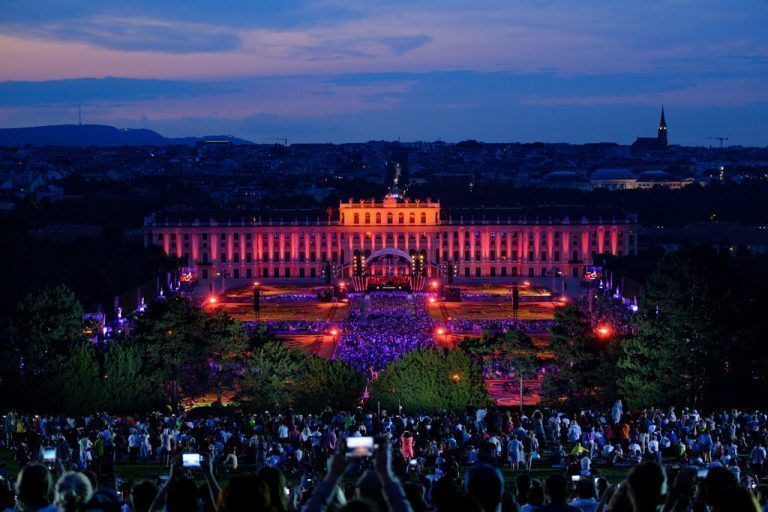 Konzerthighlight: Das Sommernachtskonzert im Schlosspark in Schönbrunn wird heute exklusiv in Schruns übertragen.ORF