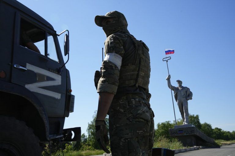 Mariupol liegt bereits in den Händen der russischen Invasoren.AP