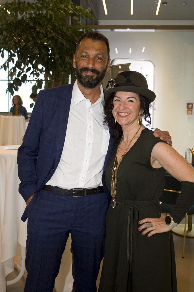 Mentalist Philipp Ganglberger und Modemacherin Regina Adelmut.