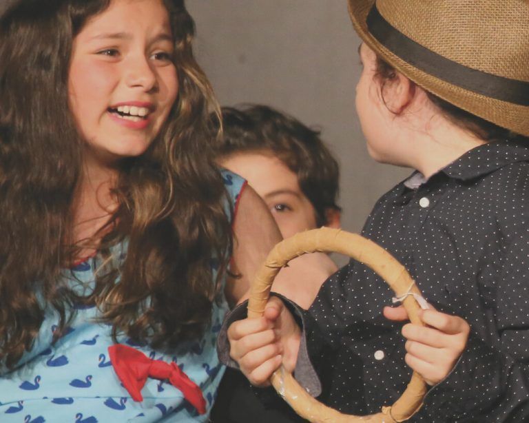 MOTIF-Theatergruppen aus Feldkirch, Lustenau, Dornbirn und Bregenz spielen im Theater Kosmos. MOTIF