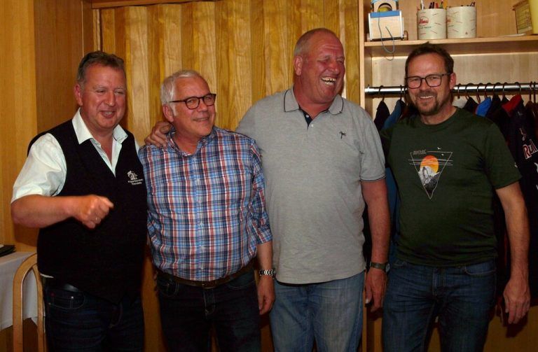 Obmann Andreas Thurm mit Elmar Düringer, Manfred Bacher und Erich Strobel. Verein