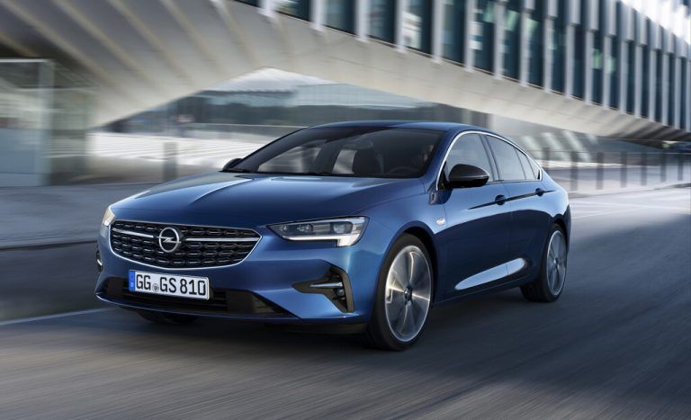 Opel Insignia, in zwei Karosserieversionen: Grand Sport und Sports Tourer. Motorisiert mit Benzinern und Dieseln. Ab 36.599/38.789 Euro.