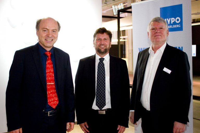 Referent Matthias Sutter (l.), Hypo Vorstandsvorsitzender Michel Haller und Begrüßungsredner Alfred Felder (Aufsichtsrat Zumtobel Group). Franc