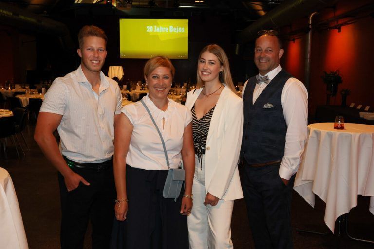 Sohn Jakob, Mutter Sandra, Tochter Hanna und Vater Joachim Berchtold.  AME