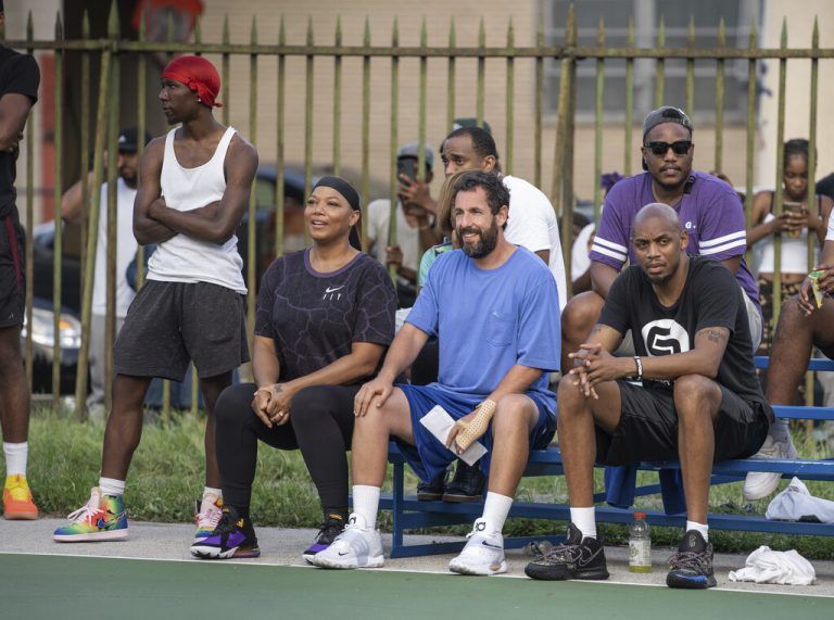 Szene aus „Hustle“ mit Queen Latifah und Adam ­Sandler. yamano, AP