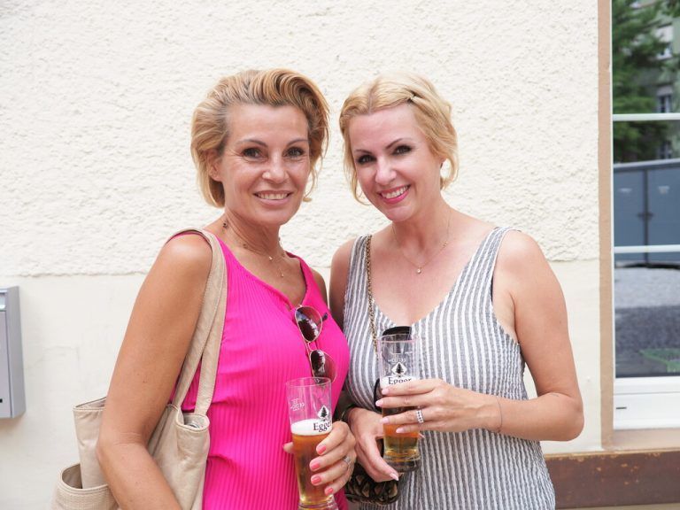 Unter den Gästen: Violetta D'Alberto und Tanja Nachbaur.