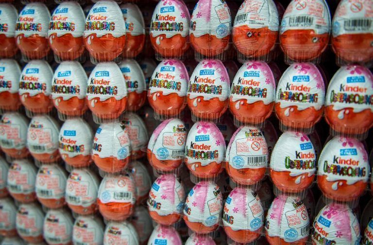 Vor Ostern 2022 musste Ferrero einen Teil seiner Überraschungseier zurückrufen. AFP