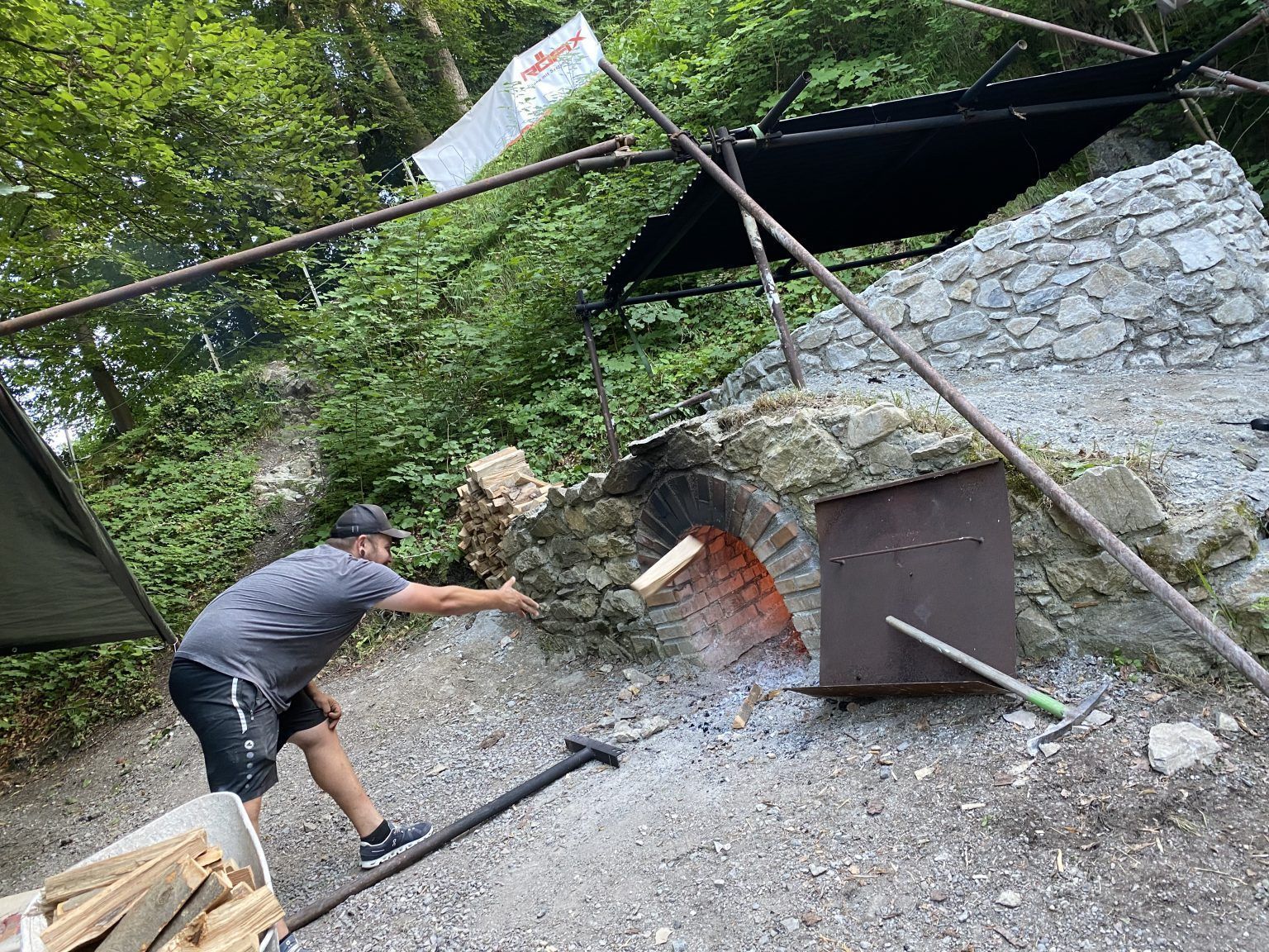 Hilti Jehle Azubis Helfen Bei Sanierung Der Burgruine Alt Ems 