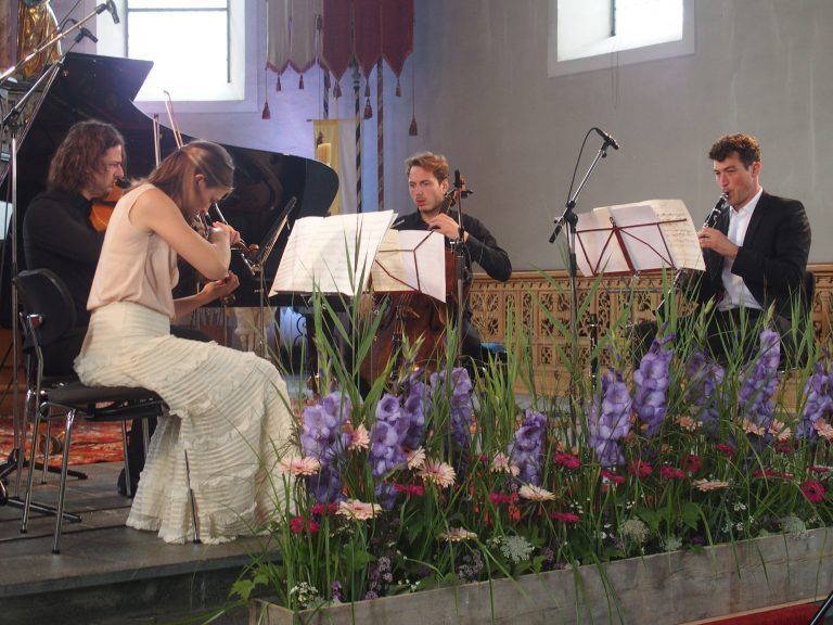 Festivalleiter Alex Ladstätter (Klarinette), Alexander und Georgy Kovalev (Violoncello und Viola) sowie Festivalleiterin Natalia Sagmeister (Violine).<span class="copyright"> ju</span>