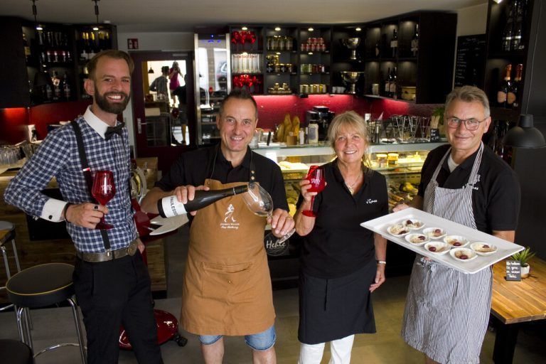 Alessandro La Rocca, Heinz Vinatzer und die beiden GF Wanda Born und Michael Hehle luden ins neue s´Gnuss. franc