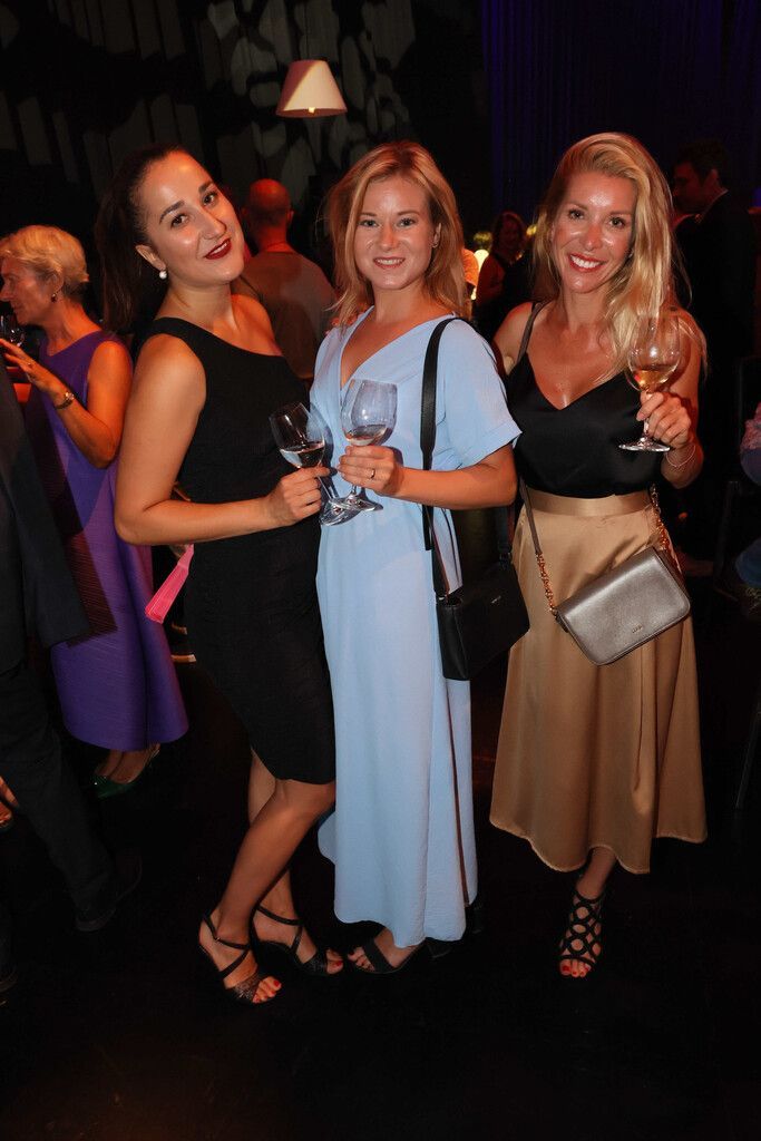 Chorsängerinnen Pavla Mlcakova, Martina Haring und Yveta Matouskova.