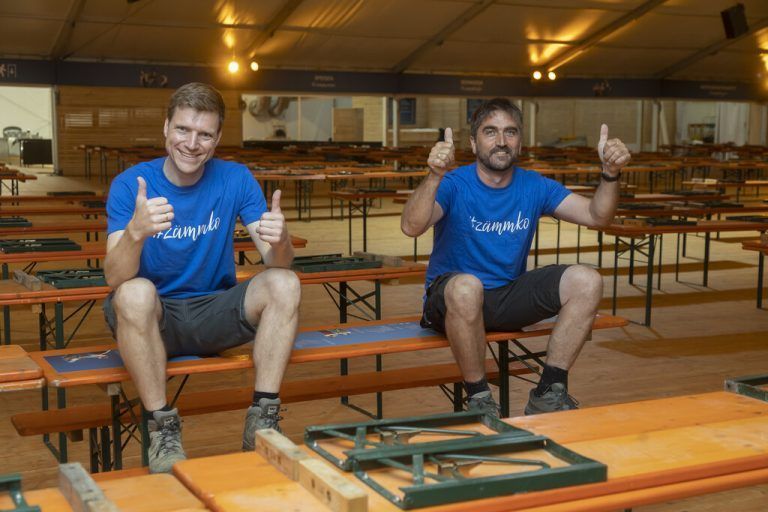 Daumen hoch für das gesamte Festteam gibt es von Christoph Schwärzler und Peter Nenning. 