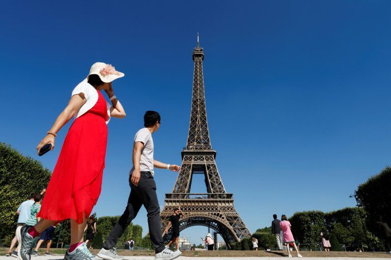 Der Eiffelturm ist eine der beliebtesten Touristenattraktionen Frankreichs. reuters