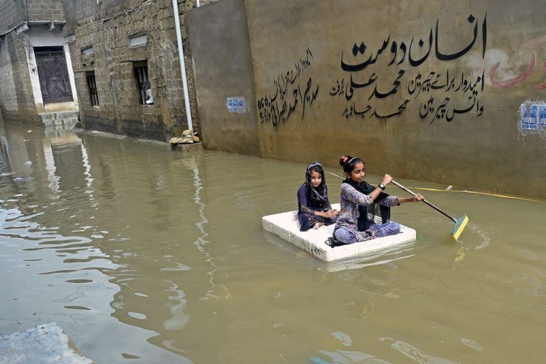 Der Monsun trifft Pakistan heuer stärker als üblich. In Karatschi wurde ein Wetternotstand ausgerufen. AFP