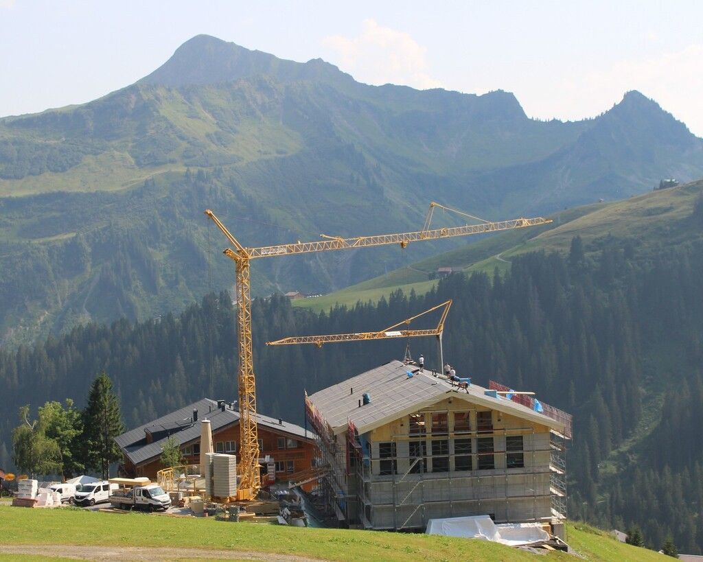 Halbzeit für Zubau am Damülser Walisgaden