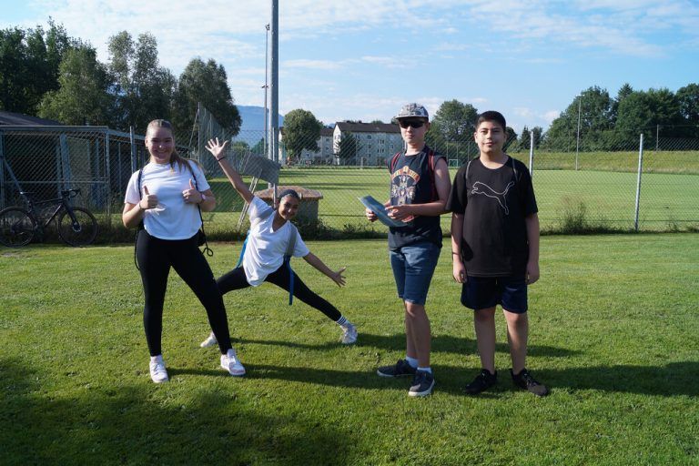 Die Schülerinnen und Schüler konnten sich am Alten Rhein vor dem Ferienbeginn nochmal richtig austoben.
