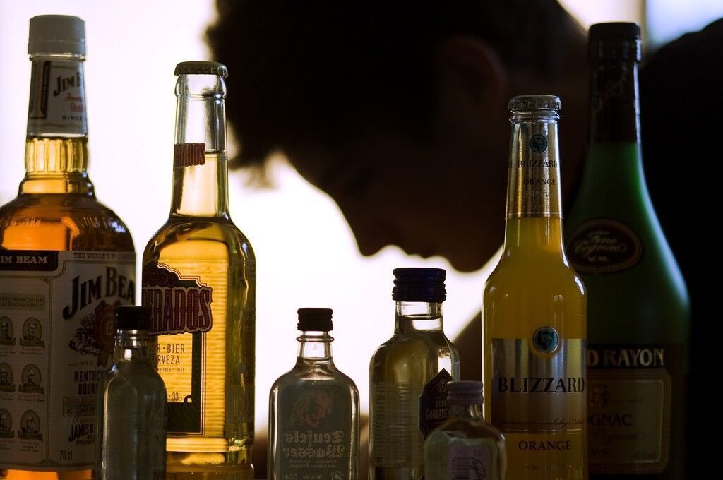 Zu viel harter Alkohol für Jugendliche: Testkäufe liefern bedenkliches Ergebnis