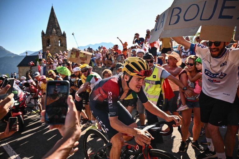 Pidcock fuhr solo auf die Alpe d‘Huez