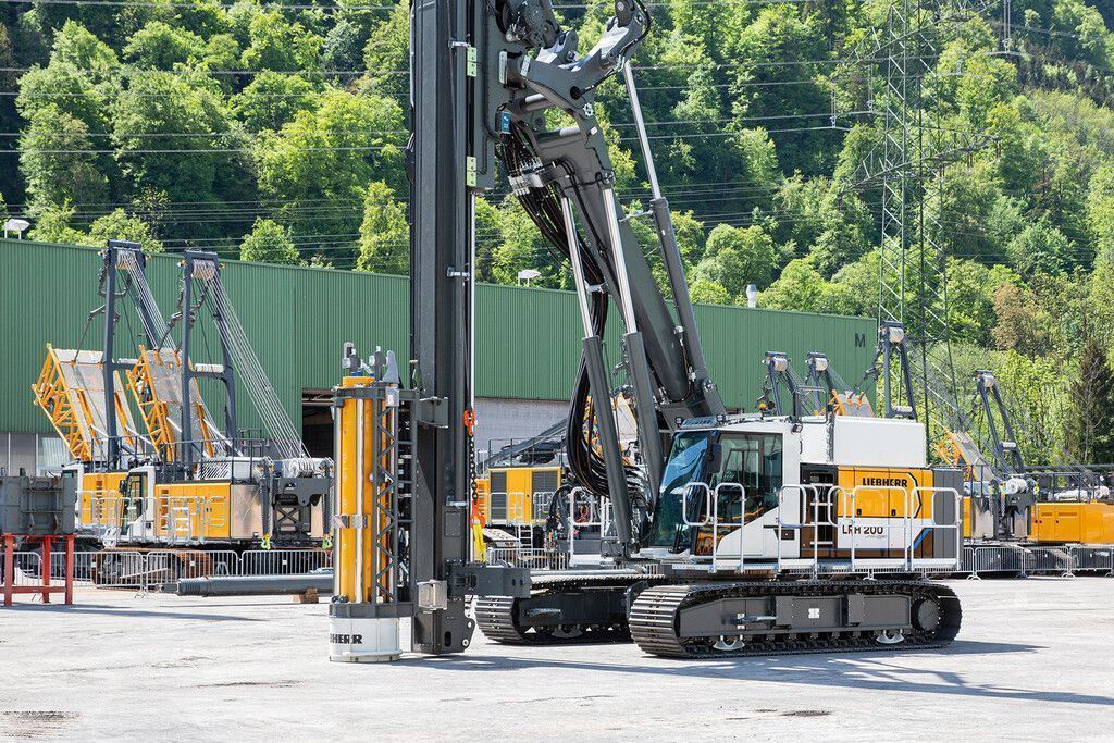 Liebherr unter Strom: Sechs neue Geräte