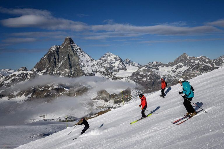 Hitze und Schneemangel verunmöglichen das Sommerskifahren in Zermatt. AFP