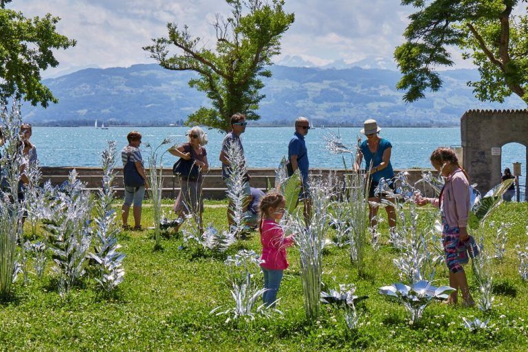 Im Luitpoldpark kreierte Toshihiko Mitsuya einen Garten aus 100 Aluminiumpflanzen.Shinji Minegishi