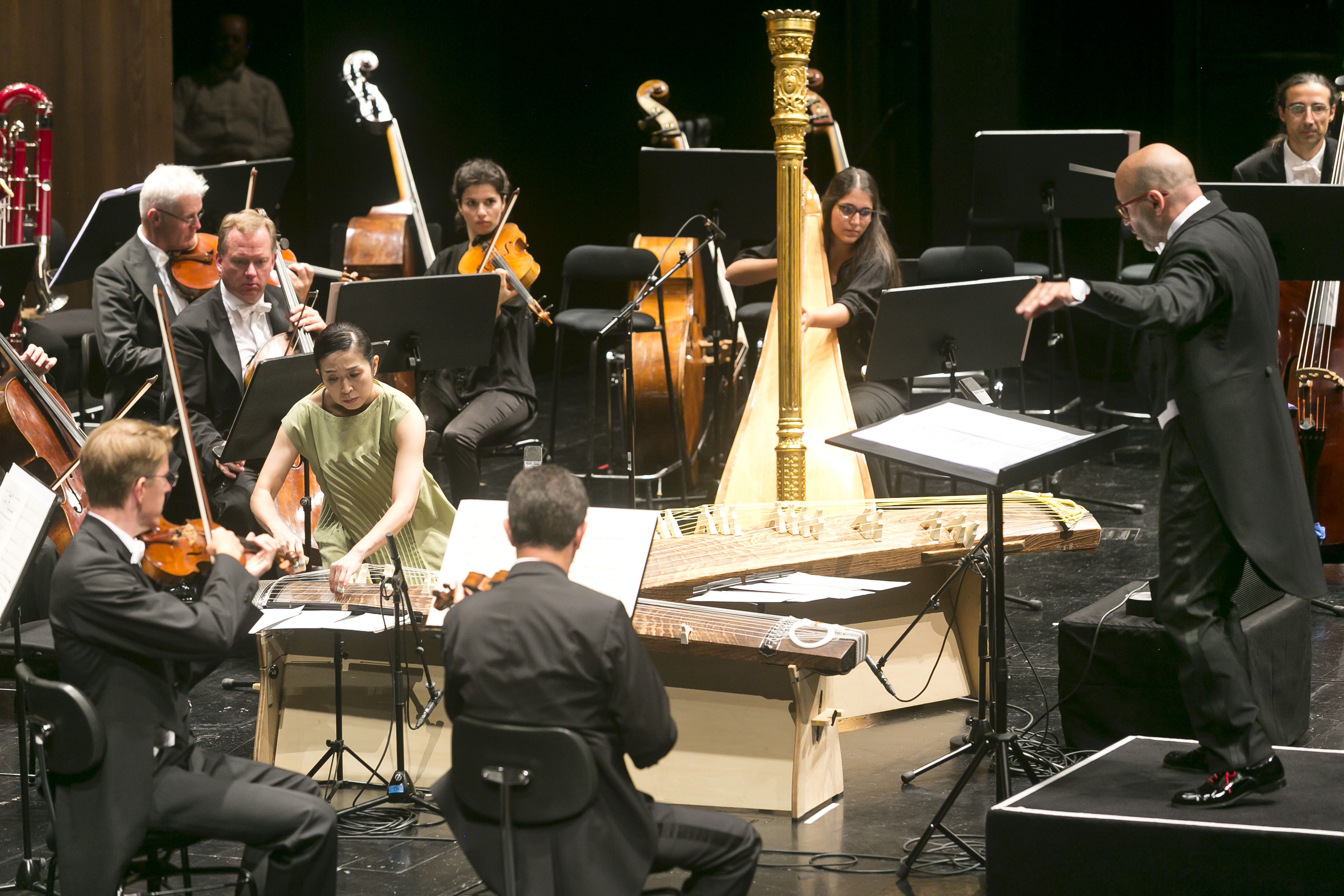 Die Koto, eine Wölbbrettzither mit 13 Saiten aus der traditionellen japanischen Volksmusik, muss in einem Jahr mit Puccinis „Madame Butterfly“ am See auch als Konzertinstrument herhalten.
