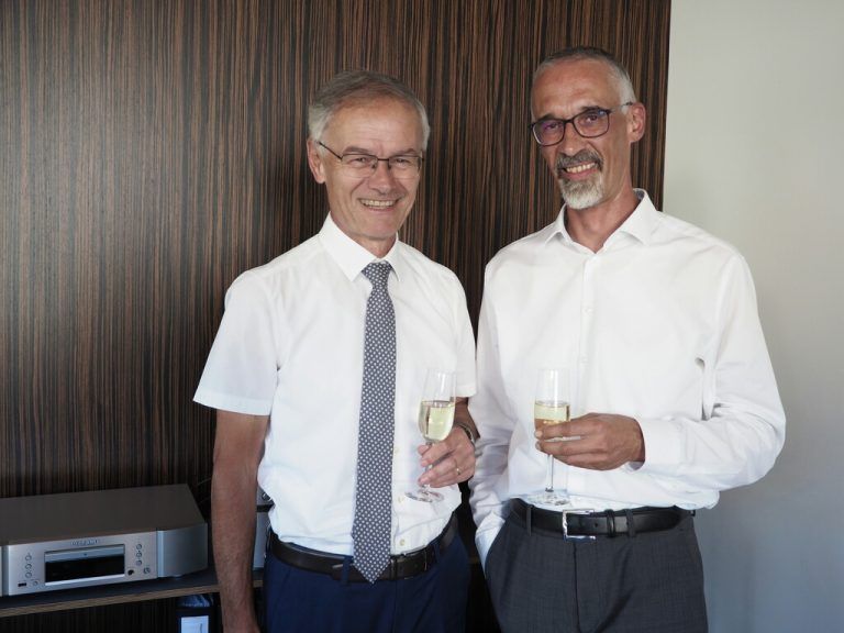 Otto Natter (l.) und Dietmar Grissemann (Raiba Bezau).