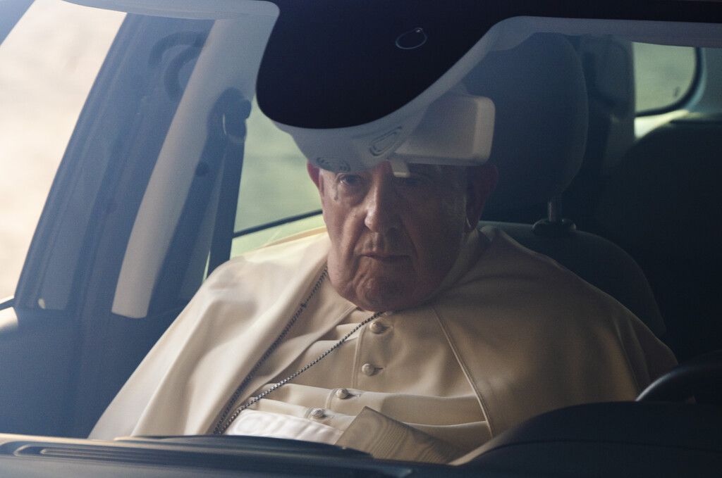 Papst reist trotz Knieschmerzen nach Kanada