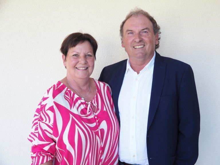Petra Heiss und Rainer Keller (Metalltechnik Vils).