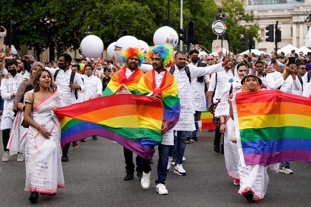 Hunderttausende feiern in London Pride Parade