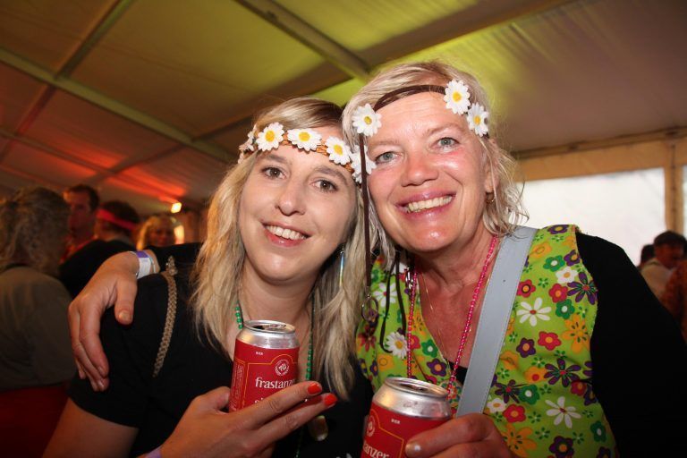 Chrissi und Moni waren ebenfalls in Feierlaune.