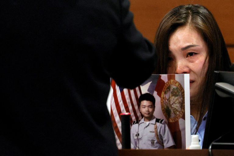 2018 erschoss ein Mann 17 Menschen in einer Schule in Parkland, Florida. Beim Prozess trauert eine Mutter um ihren getöteten Sohn. Reuters