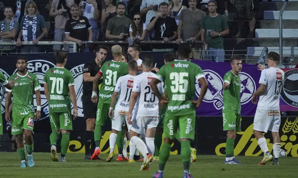 &#8220;Arrogante&#8221; Austria fliegt aus dem Cup