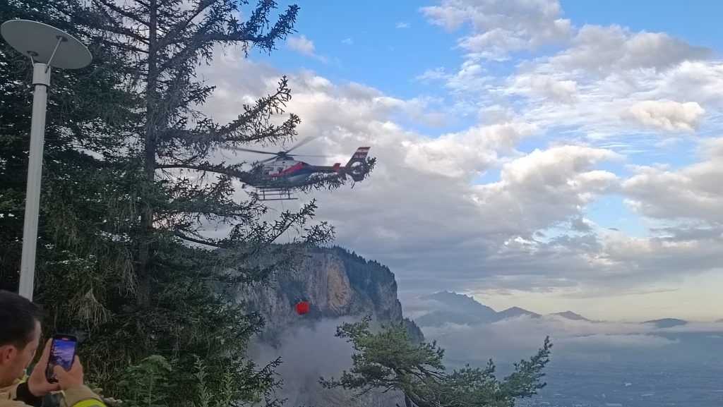 Waldbrand am Karren: Seilbahn unbeschädigt