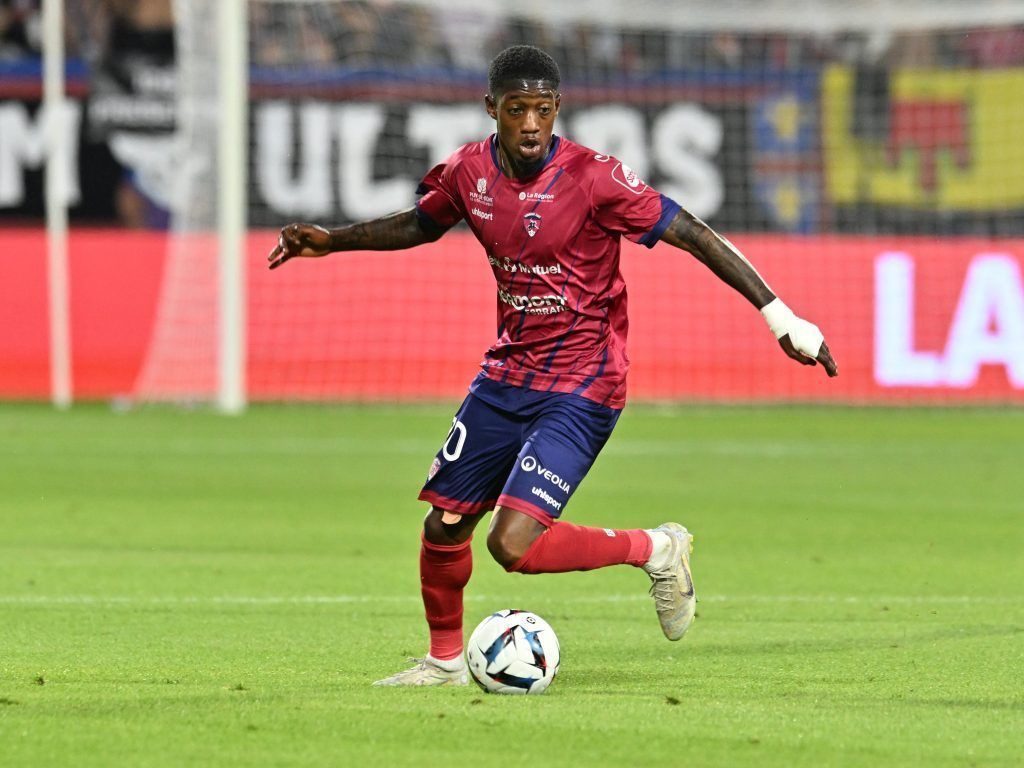 Ex-Lustenauer „Mo“ Cham bei Debüt gegen Messi. »C1