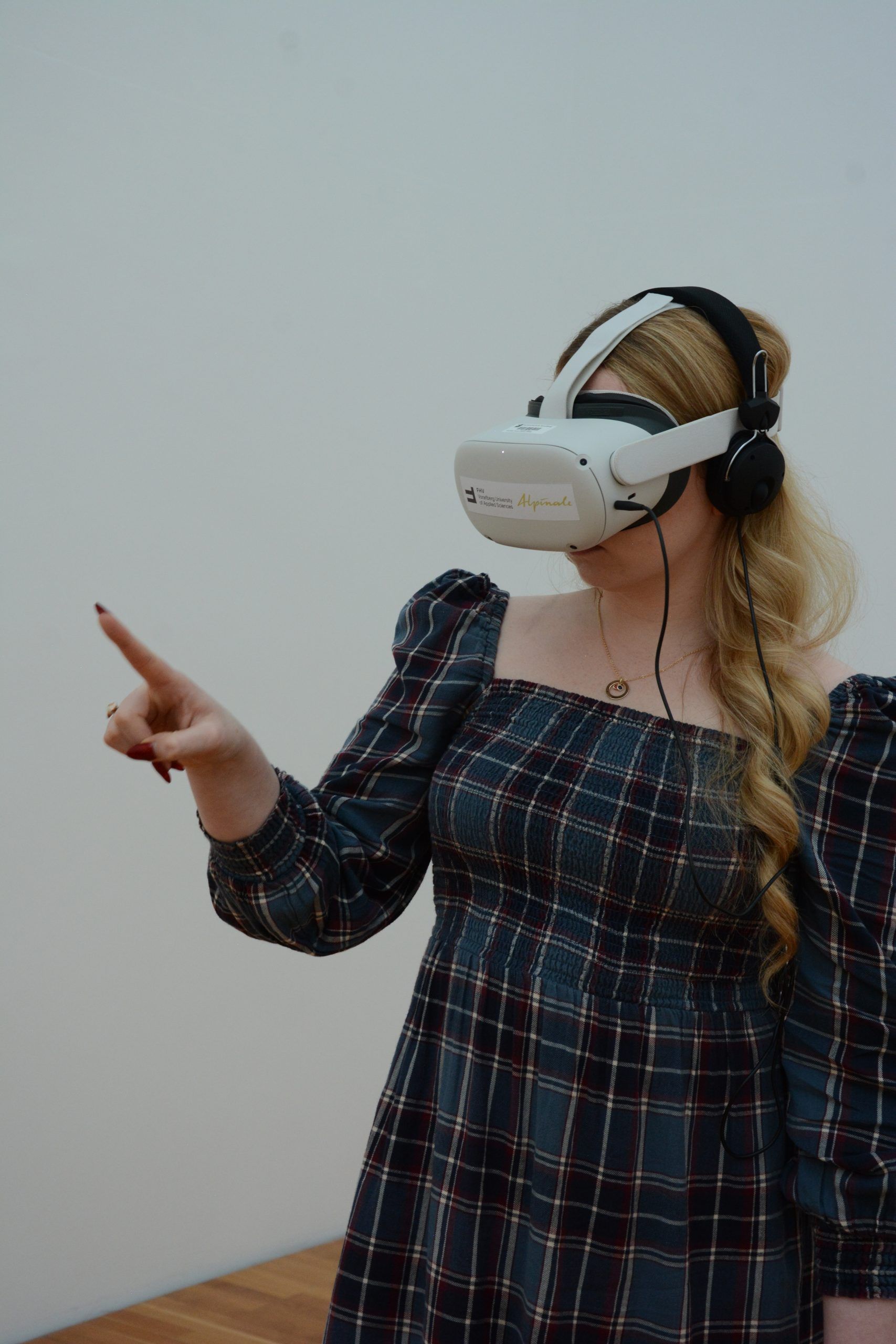 Mitten ins Geschehen hineingezogen werden die Besucher mit den Virtual-Reality-Brillen.