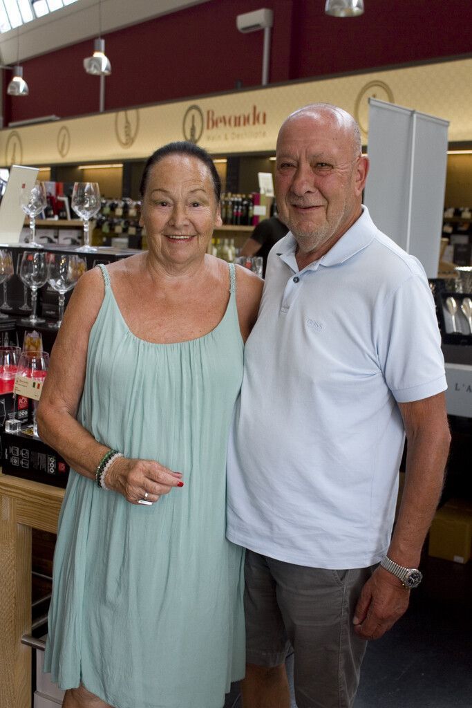 Auch Christel und Reinhold Bertsch kamen zur Verkostung.