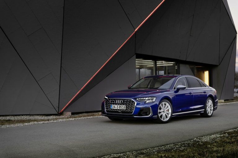 Audi A8: Je nachdem kommode Chauffeurs-Limo in zwei Längen-Dimensionen oder – vor allem als S8 mit 571 PS – sportlicher und fahraktiver Dynamiker.