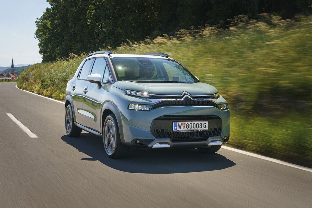 Straffe Figur, scharfe Kontur, robuste Montur