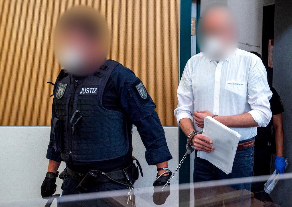 Lebenslange Haft und Psychiatrie für Trierer Amokfahrer