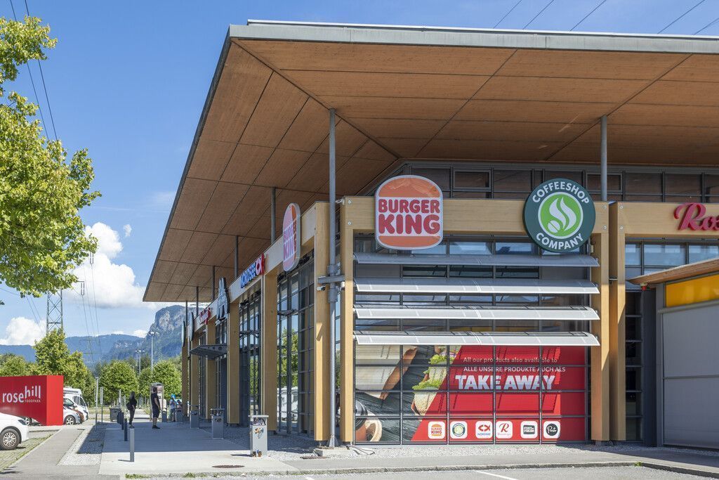 Raststätte umgebaut, Türen geschlossen