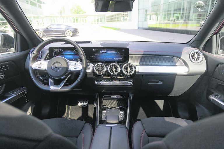 Der Innenraum des Strom-SUV: Komfortabel und hochwertig.