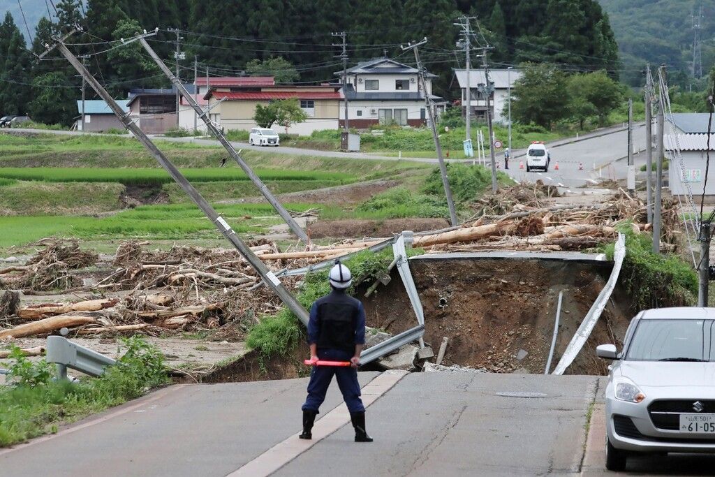 Überschwemmungen und Erdrutsche in Japan