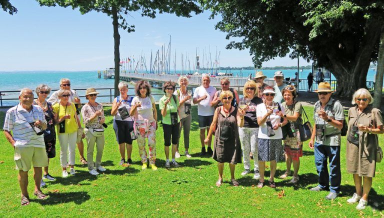 Dornbirner Seniorenbund-Mitglieder genossen den Wein am Bodenseeufer. sb Dornbirn