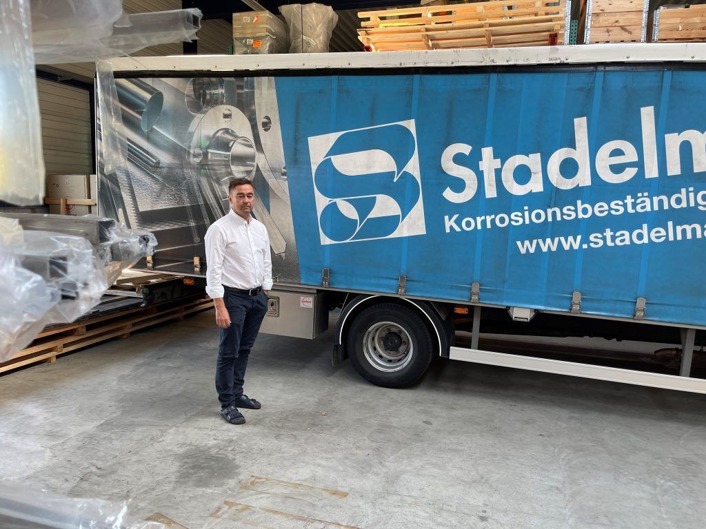 Welche Firma jetzt die Löhne für alle Mitarbeiter kräftig anhebt
