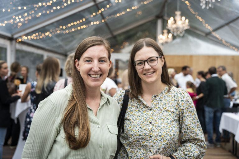 Fabienne Rohner (Vorarlberg Tourismus) und Nina Veith (i+R).