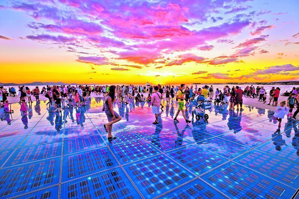 Bunte Lichterspiele zum Sonnenuntergang