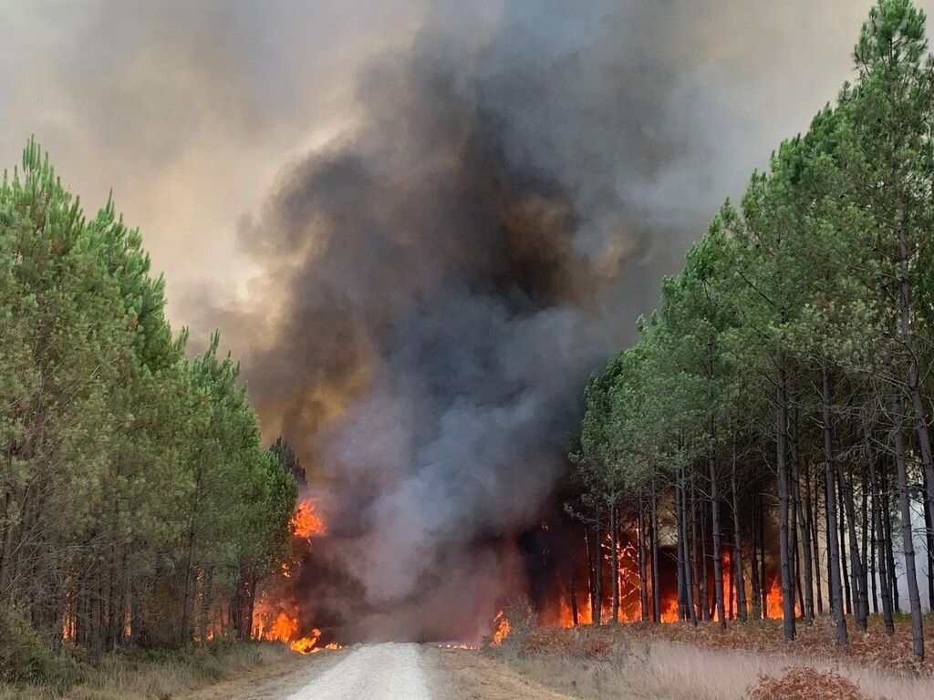 Flammen in Frankreich breiten sich rasant aus