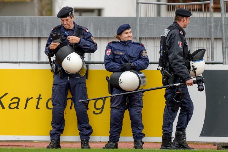 Auch damals einsatzbereit: Die Polizei beim VFV-Toto-Cup Austria Lustenau Amateure vs Altach Amateure im Jahr 2015. <span class="copyright">O. Lerch</span>